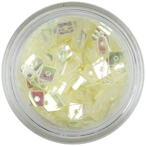 Priehľadný štvorček - nail art ozdoba s dierkou