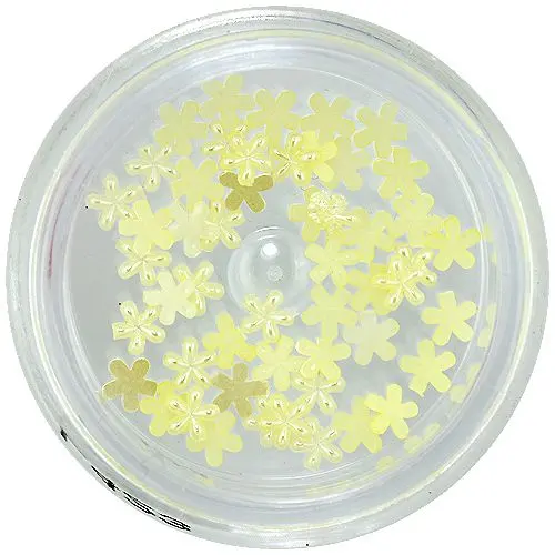 Svetložlté perleťové kvietky